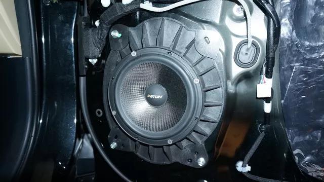 全力開唱-車改坊廣州帝銳店漢蘭達汽車音響改裝德國伊頓RSR160三分頻