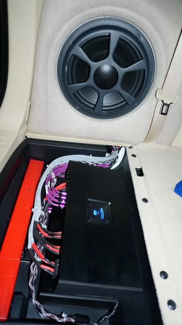 全力開唱-車改坊廣州帝銳店漢蘭達汽車音響改裝德國伊頓RSR160三分頻