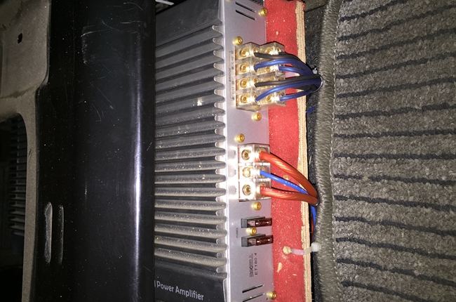 有音樂不孤獨 三鄉極速日產NV200改裝美國霸克汽