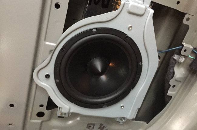 有音樂不孤獨 三鄉極速日產NV200改裝美國霸克汽