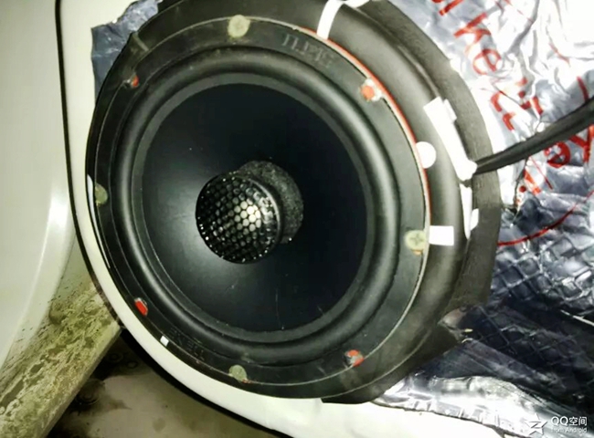 音效輕巧轉身 新疆車佳坊長安逸動改裝美國霸克