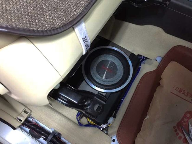 靚響經典 車改坊（哈爾濱店）豐田2700改裝ETON和