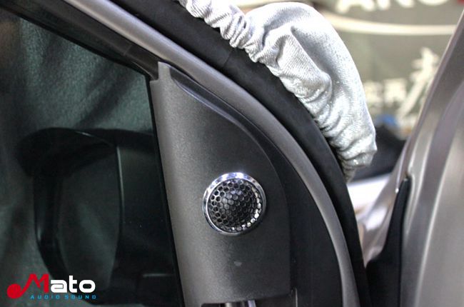 簡單享受 順德百佳日產驪威改裝美國霸克音響