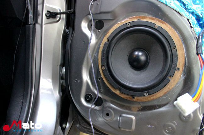 簡單享受 順德百佳日產驪威改裝美國霸克音響