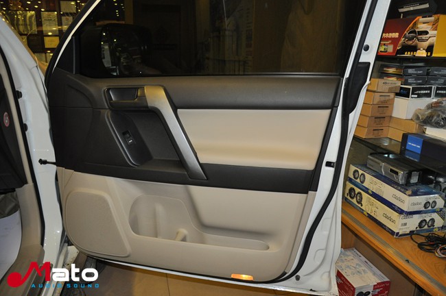 勝在后聲場 集結車尚豐田霸道改裝意大利TEC音響