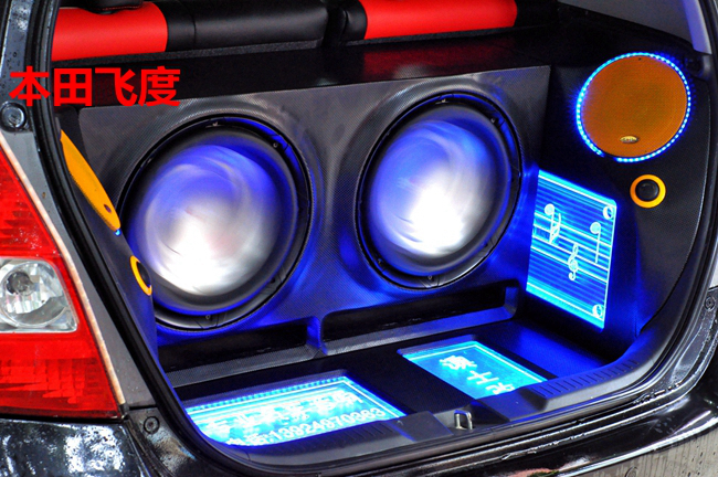 車主改得較多的汽車音響——性價比較高的美國